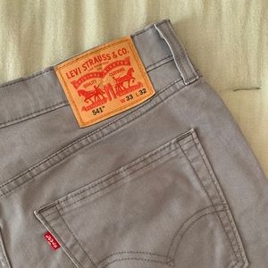NWOT Levi’s 541 Grey Pants